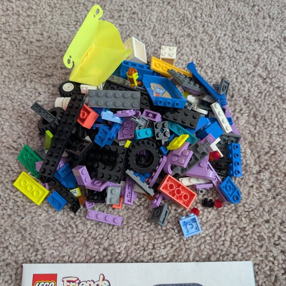 LEGO Friends Bundle — 41753 Pancake Shop + 42603 Stargazing Camping Vehicle - Picture 4 of 7